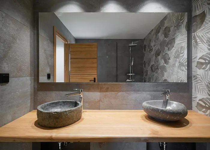 5 By Gd Limenas (Thasos)