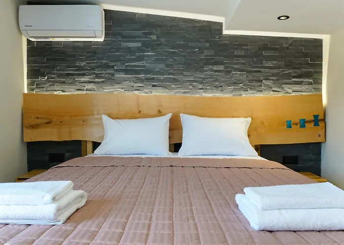 5 By Gd Daire Limenas (Thasos)